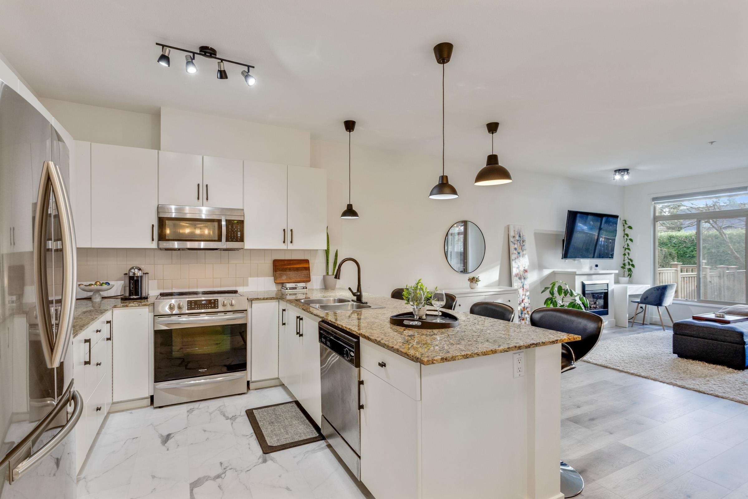 Additional image 2 of 102-15385 101a Avenue, Surrey, BC, V3R 0B4