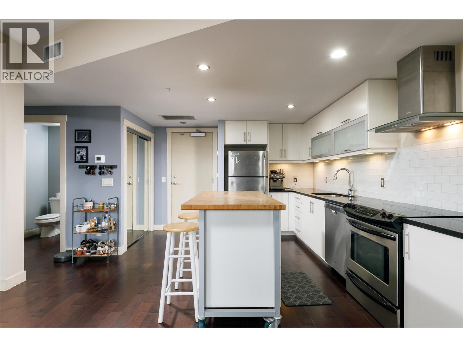 Additional image 3 of 203-700 Martin Avenue, Kelowna, BC, V1Y6V3