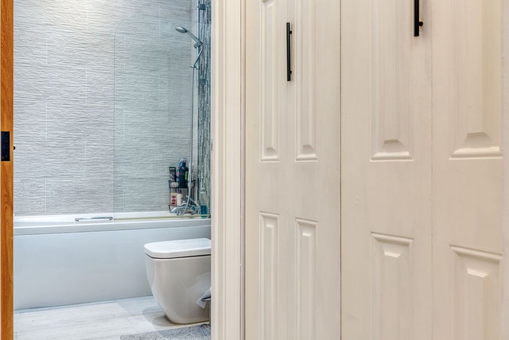 Additional image 14 of 2 bed property for sale2 Brooklyn Mews, St Helier JE2