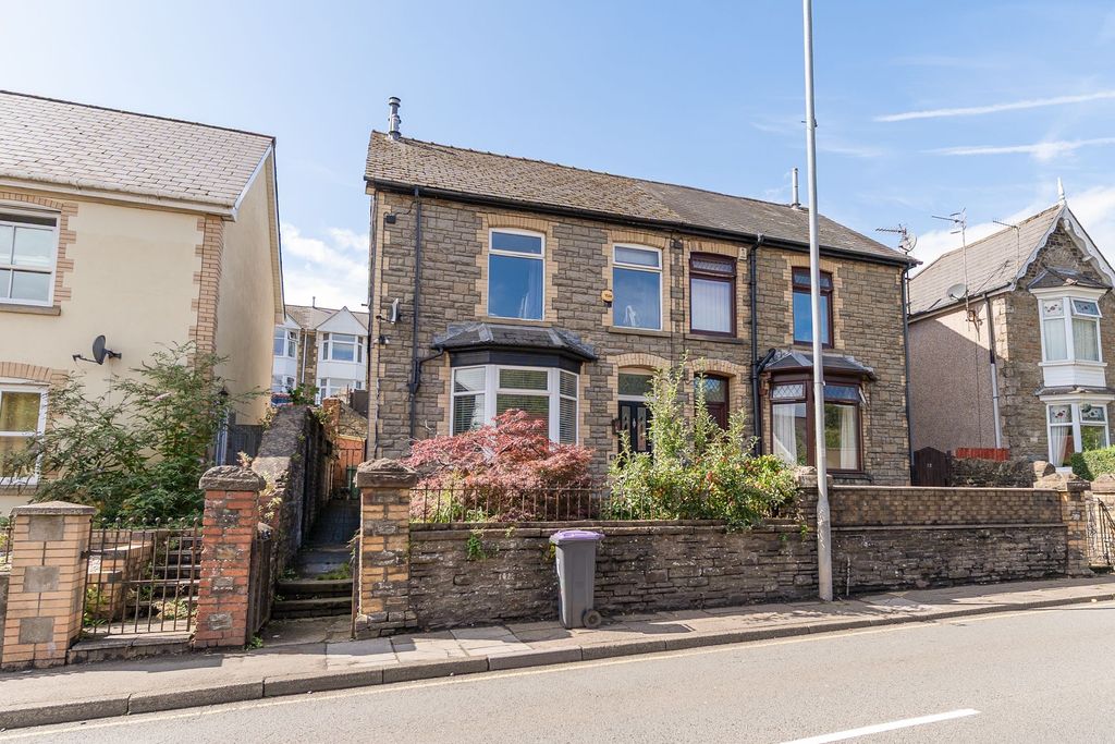 4 bed semi-detached house for saleSt. Lukes Road, Pontnewynydd NP4