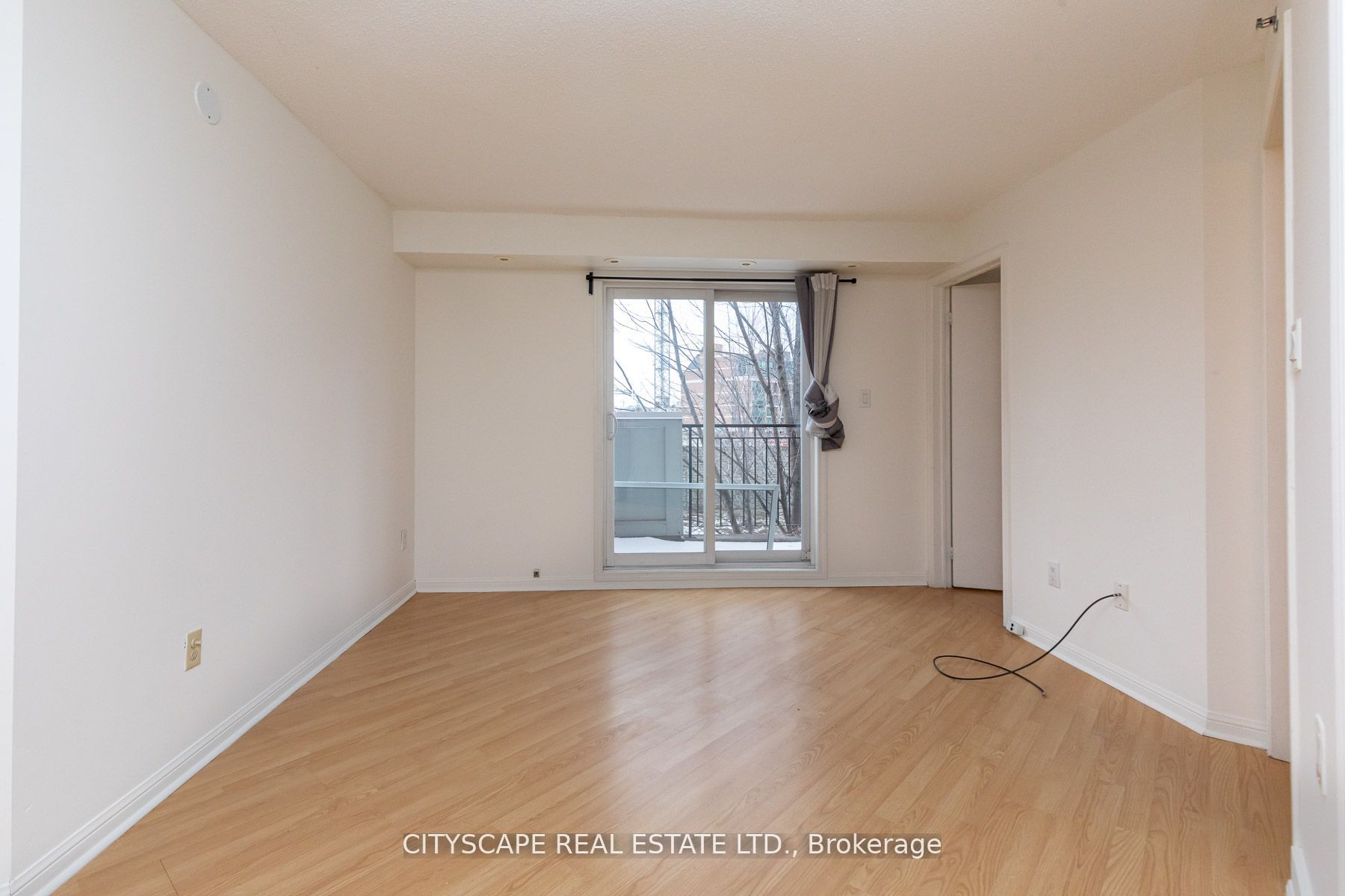 1704-80 Joe Shuster Way, Toronto, ON, M5G 2M4