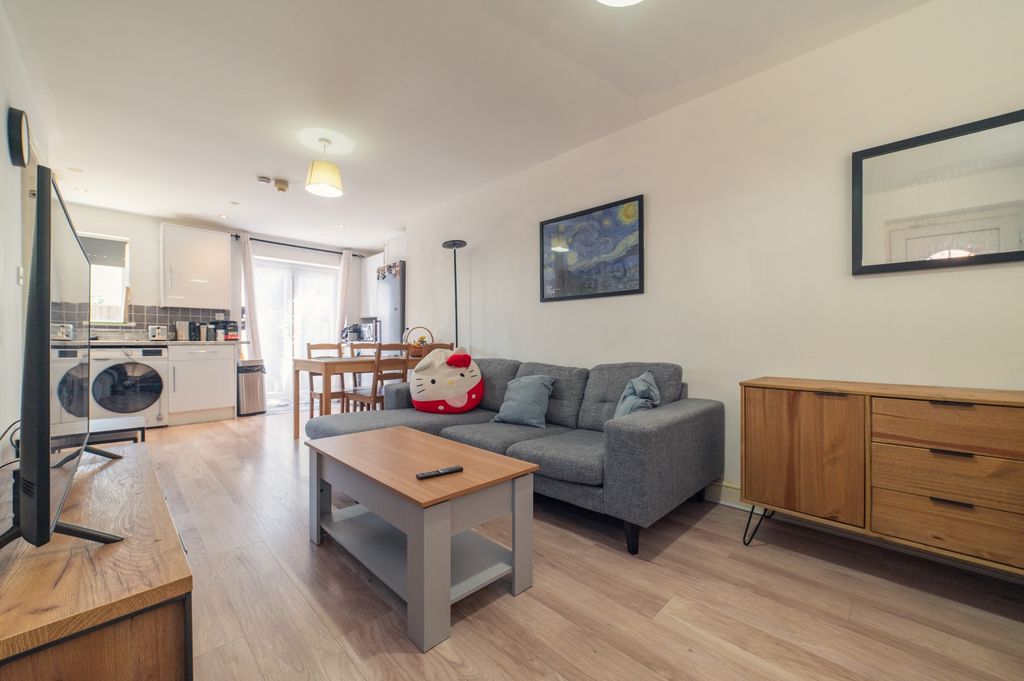 Additional image 2 of 2 bed flat for saleDeemuir Square, Tremorfa CF24
