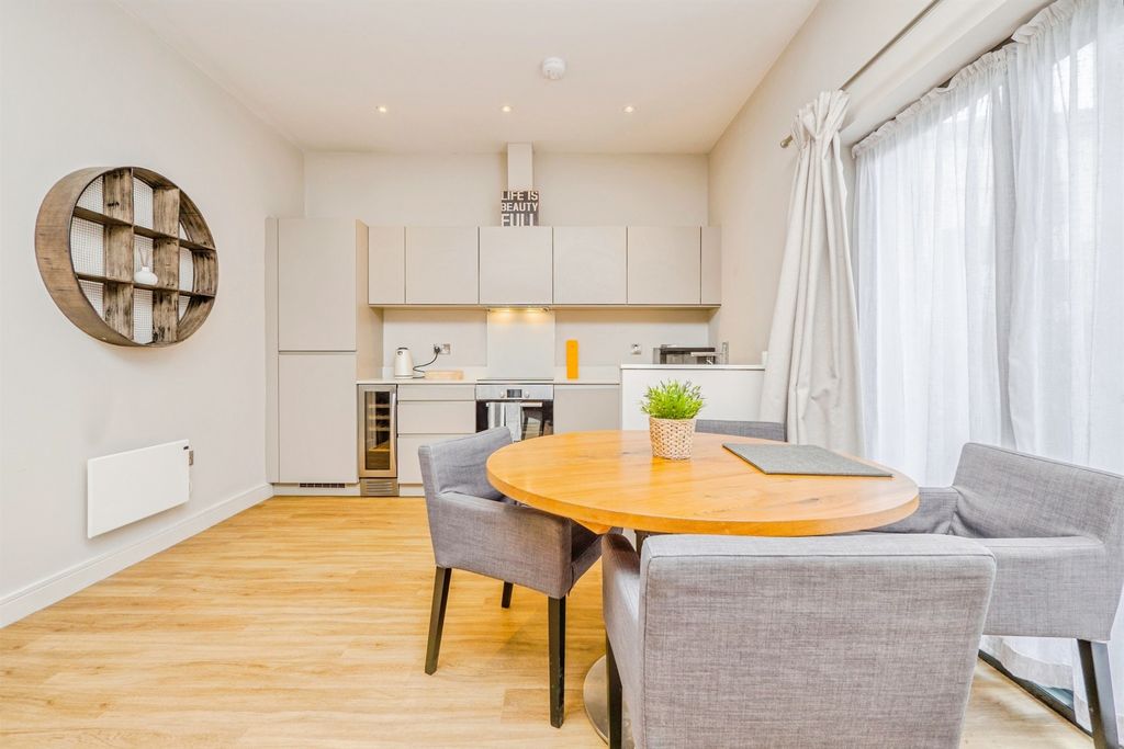 Additional image 10 of 2 bed flat for saleRomilly Crescent, Cardiff CF11