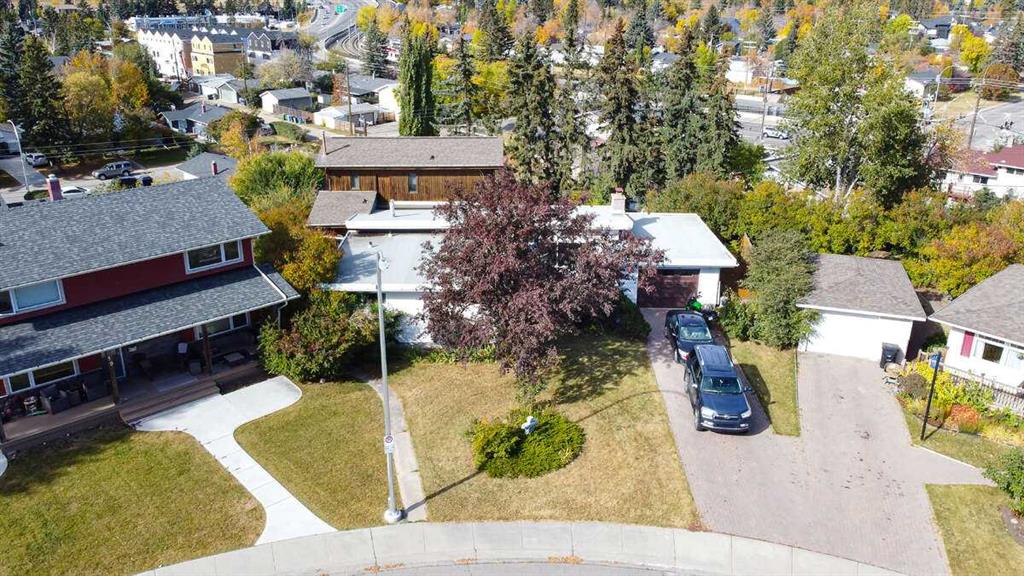 Additional image 3 of 15 Glenview Drive SW, Calgary, AB, T3E 4H4