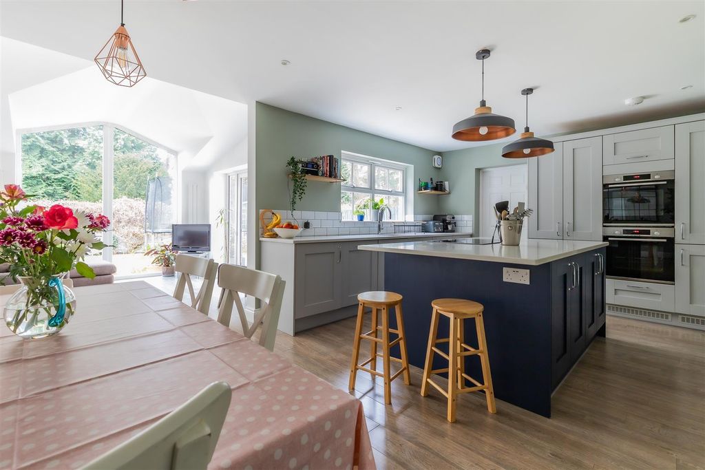 Additional image 3 of 4 bed terraced house for saleNant Y Wedal, Heath, Cardiff CF14
