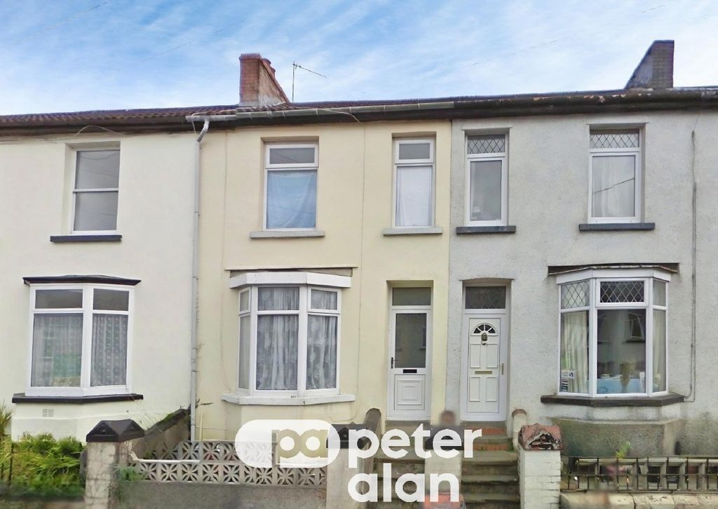 3 bed terraced house to rentLeigh Terrace, Treharris CF46