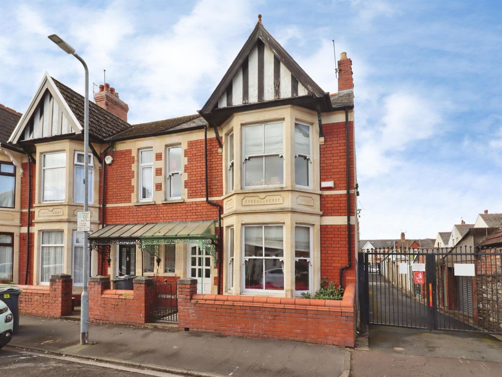3 bed end terrace house for saleDinas Street, Cardiff CF11