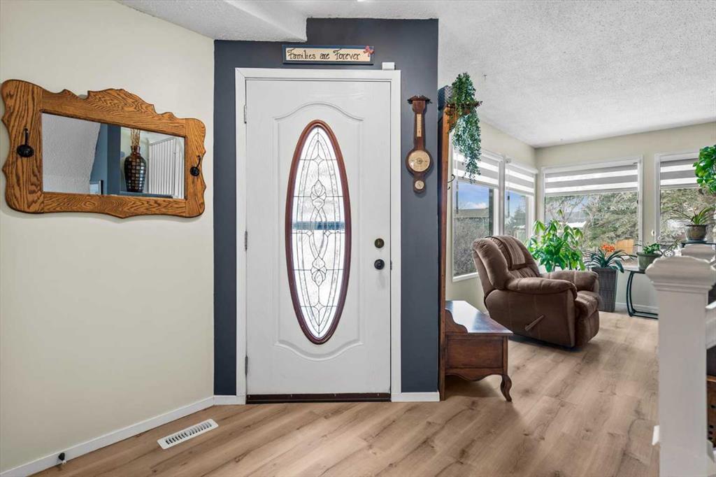 Additional image 5 of 1399 Berkley Drive NW, Calgary, AB, T3K 1T5