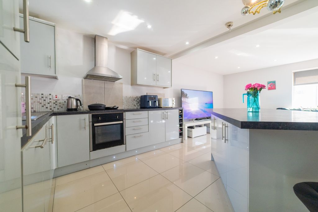 Additional image 7 of 3 bed end terrace house for salePearl Street, Splott CF24
