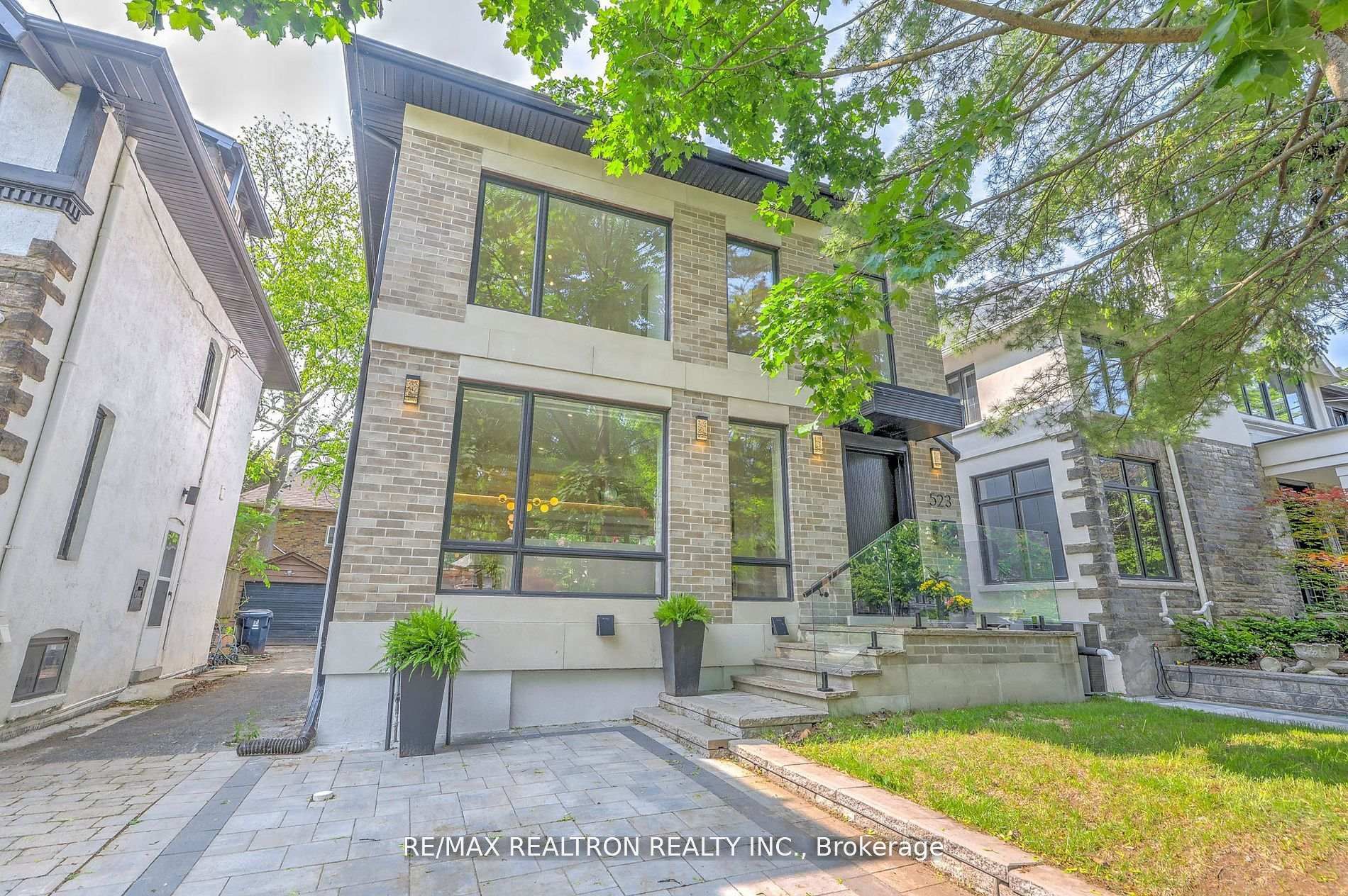 523 Briar Hill Avenue, Toronto, ON, M5N 1N1