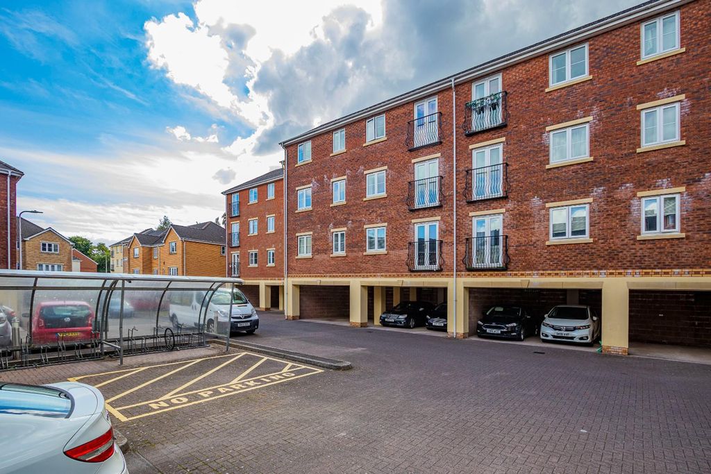 2 bed flat for saleRowsby Court, Pontprennau, Cardiff CF23