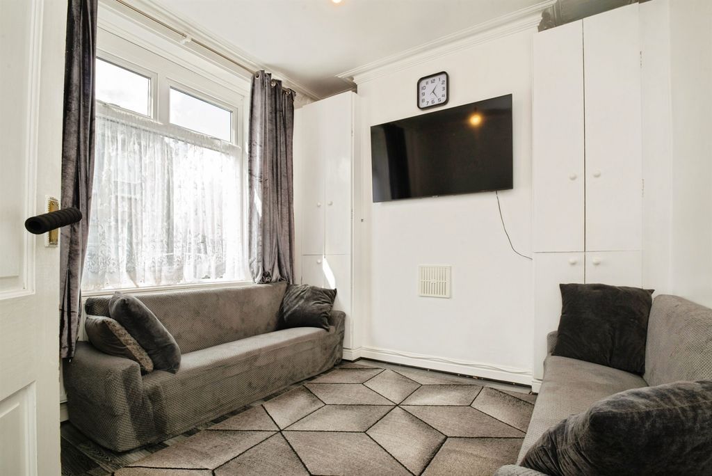 Additional image 2 of 3 bed terraced house for saleAlbert Street, Cardiff CF11