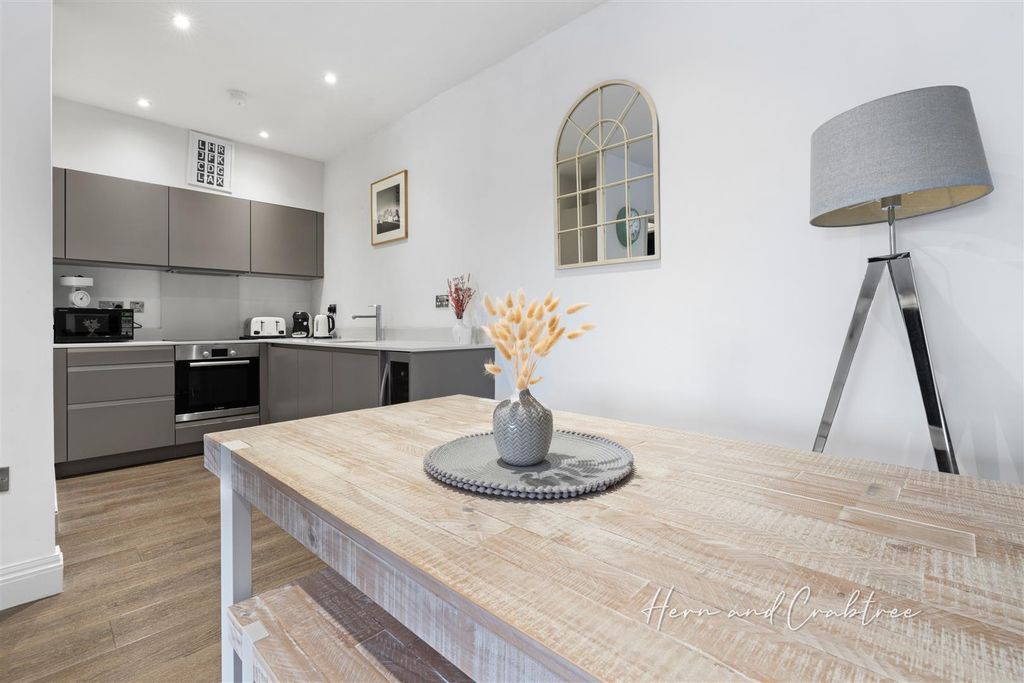 Additional image 9 of 1 bed flat for saleRomilly Crescent, Pontcanna CF11