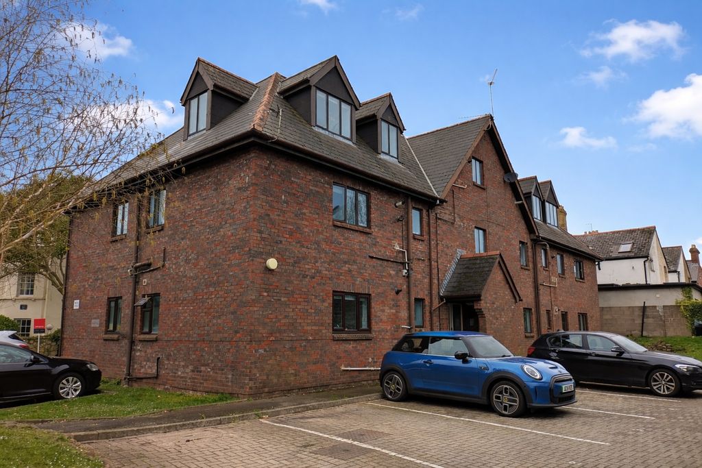 3 bed flat for saleHeol Y Pavin, Cardiff CF5