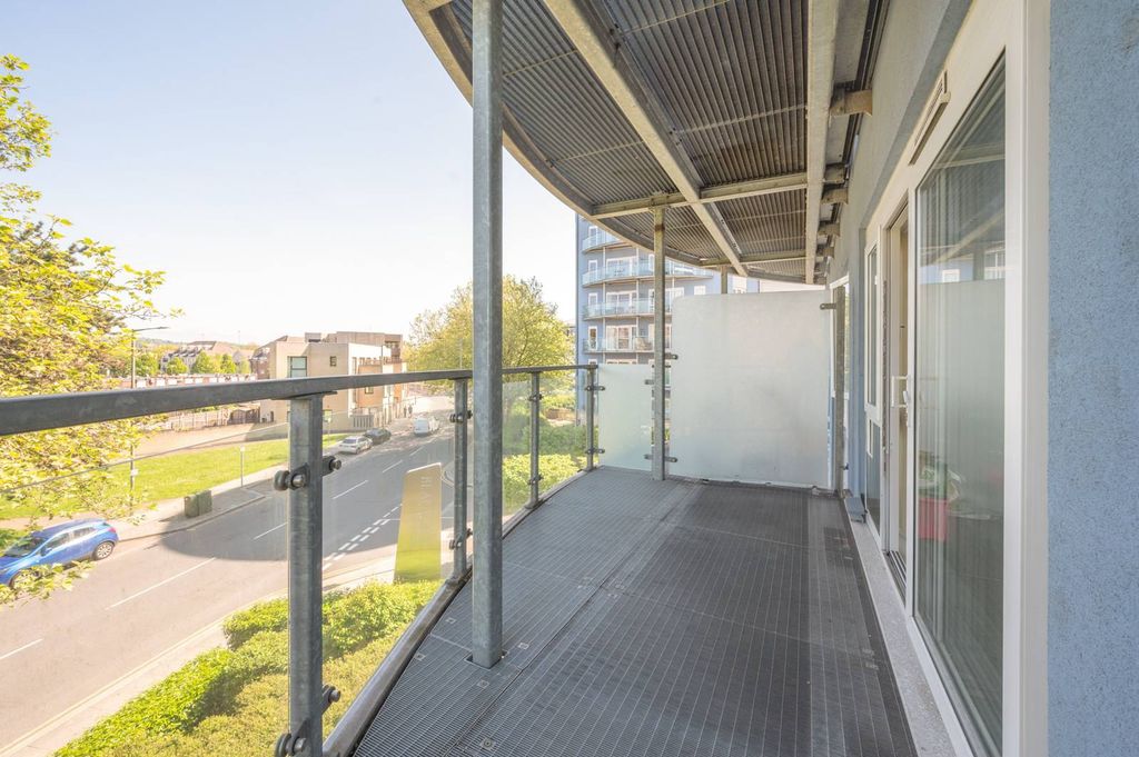 Additional image 9 of 2 bed flat for saleHeritage Avenue, Colindale, London NW9