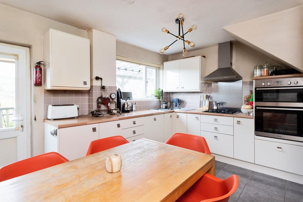 4 bed terraced house for saleCatherine Way, Bath BA1 photo 3