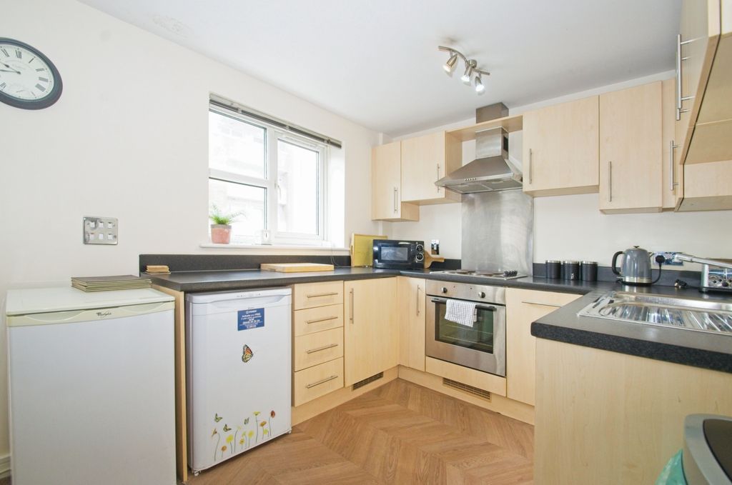 Additional image 7 of 2 bed flat for saleOverstone Court, Cardiff CF10