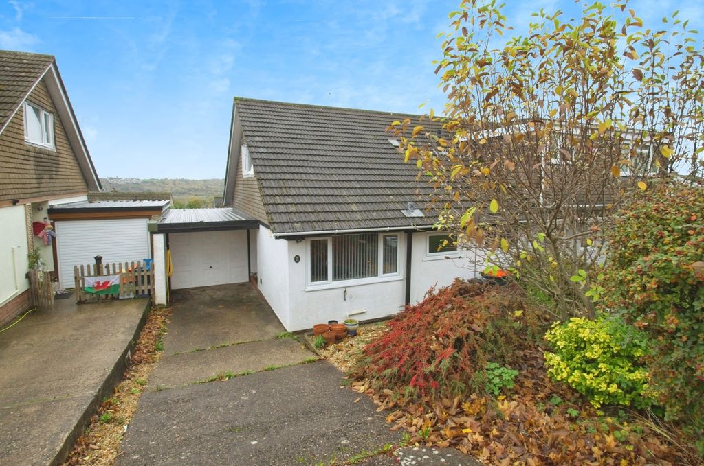 4 bed semi-detached house for saleAnthony Drive, Caerleon, Newport NP18