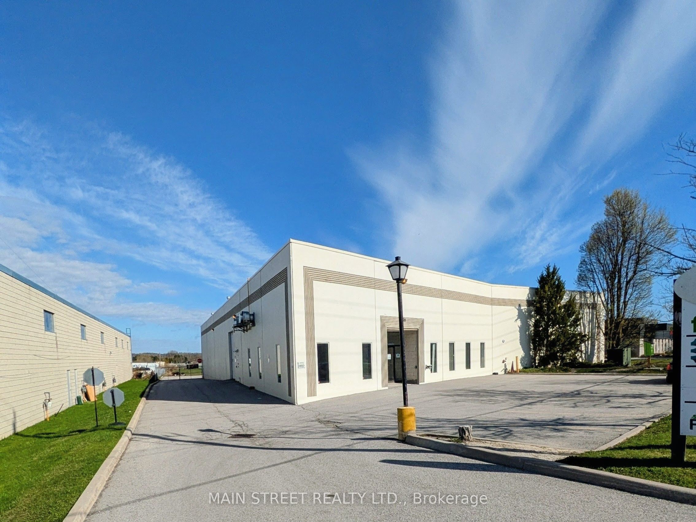350 Industrial Parkway S, Aurora, ON, L4G 3V7