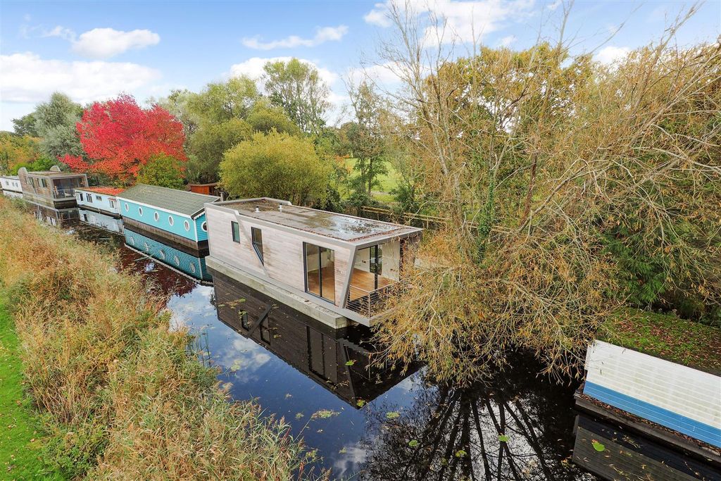 Additional image 18 of 2 bed houseboat for saleHouseboat Plot 16, Chichester Marina, Birdham, Chichester PO20