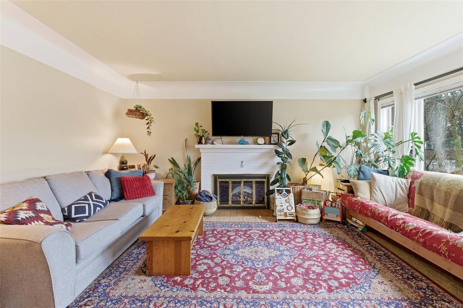 1707 Albert Avenue, Victoria, BC, V8R 1Y9 photo 4