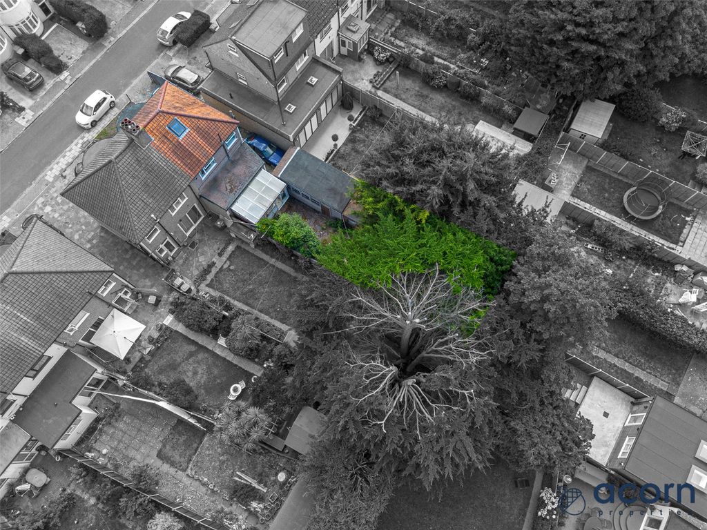 Additional image 2 of 3 bed semi-detached house for saleHill View Gardens, Colindale, London NW9