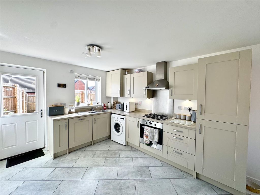 Additional image 4 of 3 bed semi-detached house for saleSir Bartholomew Grove, Undy NP26