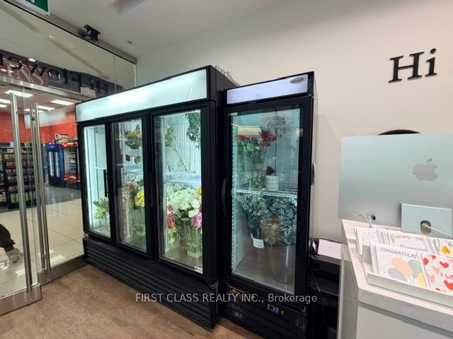 105-2 St. Clair Avenue E, Toronto, ON, M4T 2T5 photo 4