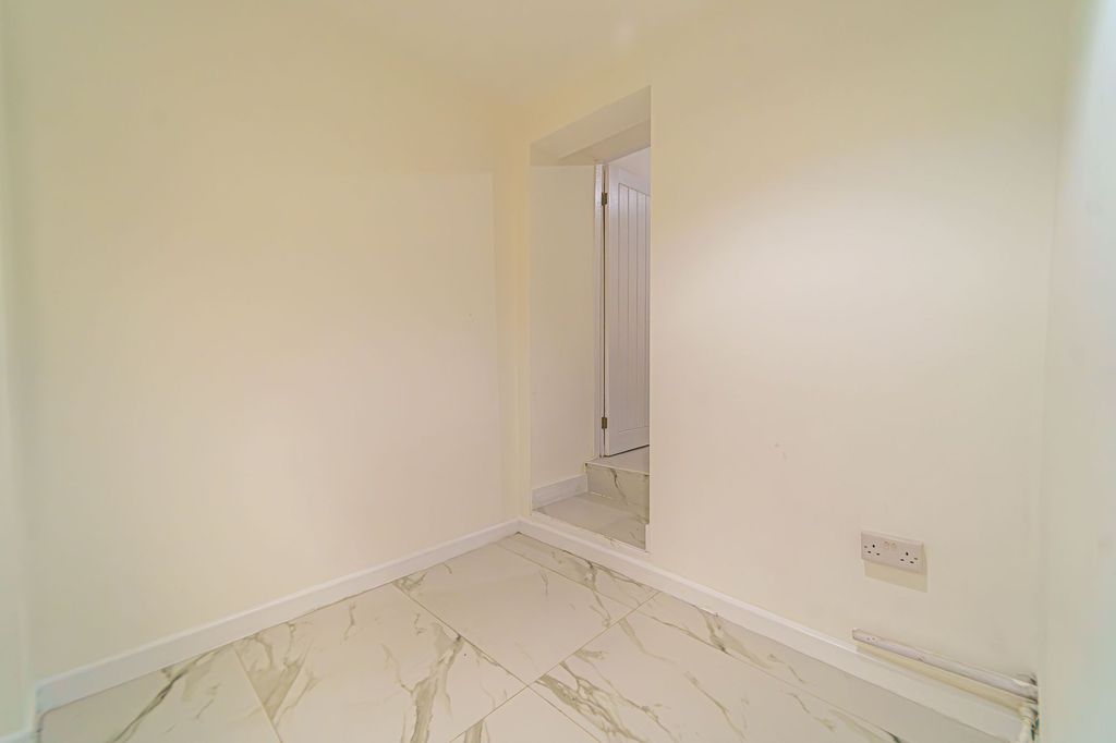Additional image 6 of 4 bed terraced house for saleFairoak Avenue, Newport NP19
