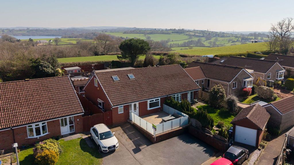 2 bed semi-detached bungalow for saleChester Close, New Inn NP4