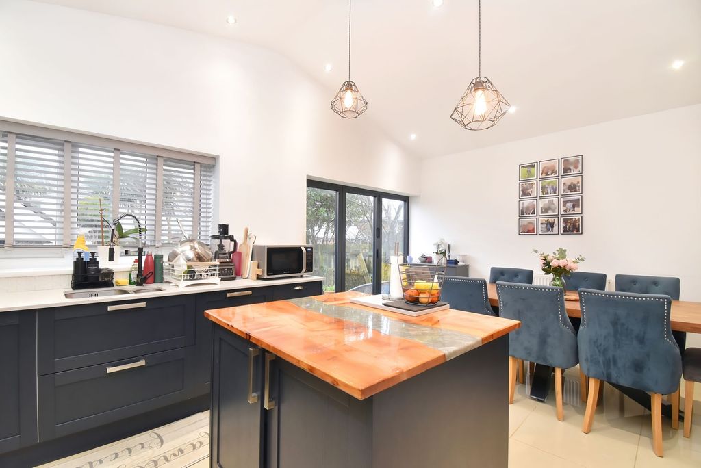 Additional image 4 of 3 bed semi-detached house for saleCarlton Road, Newport NP19