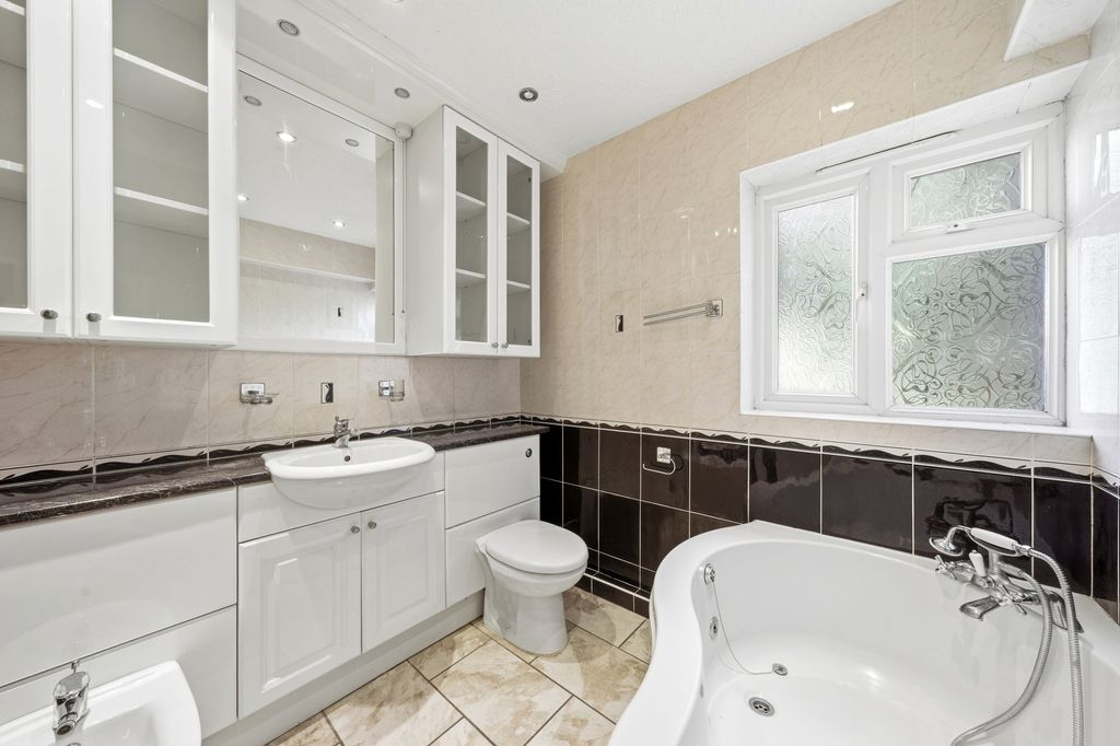 Additional image 18 of 5 bed semi-detached house for saleLong Reach Road, Cambridge CB4
