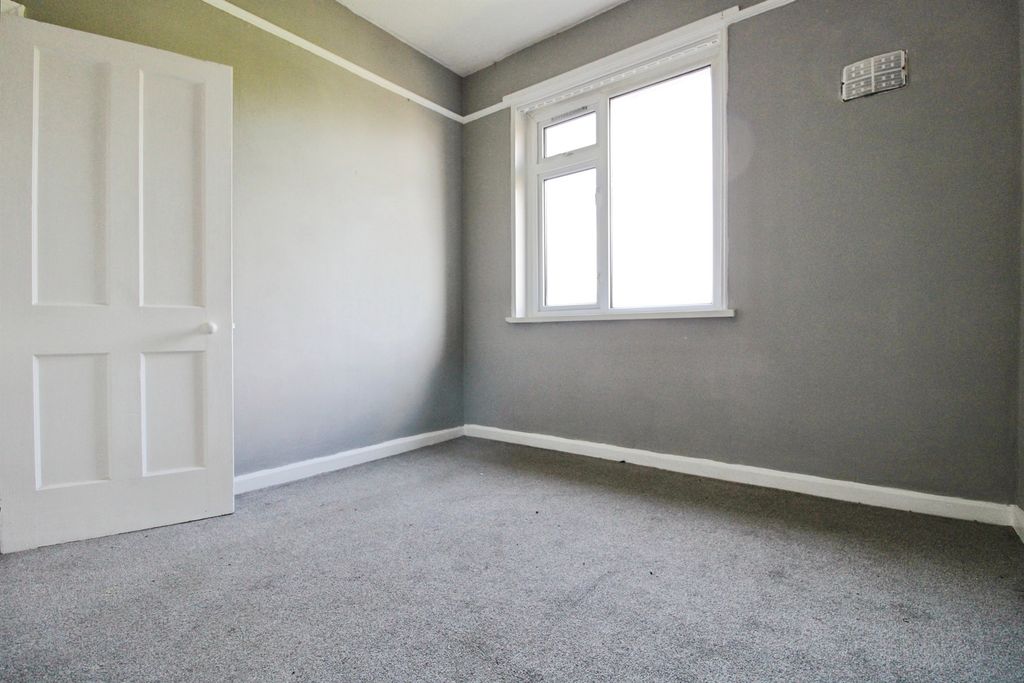 Additional image 6 of 2 bed flat for saleGrand Avenue, Cardiff CF5