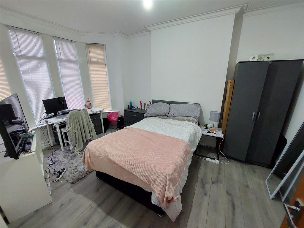 Additional image 7 of 4 bed property for saleHeathfield Place, Cardiff CF14