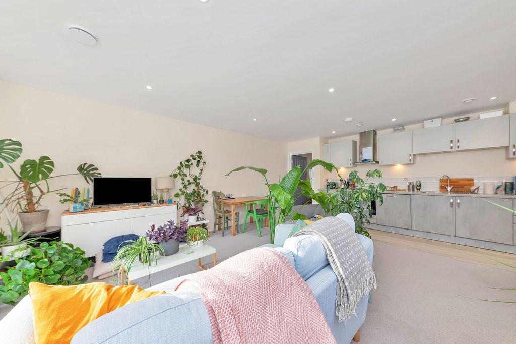 Additional image 5 of 1 bed flat for saleMilton Road, Lovell Lodge CB4