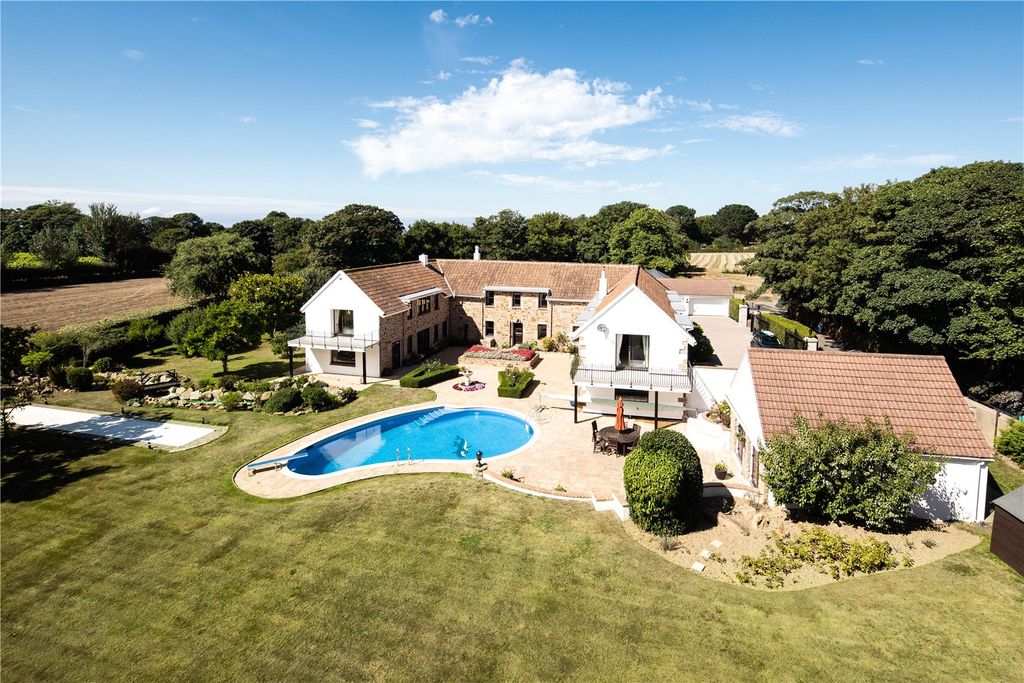 7 bed equestrian for saleLa Grande Rue, St. Mary, Jersey JE3