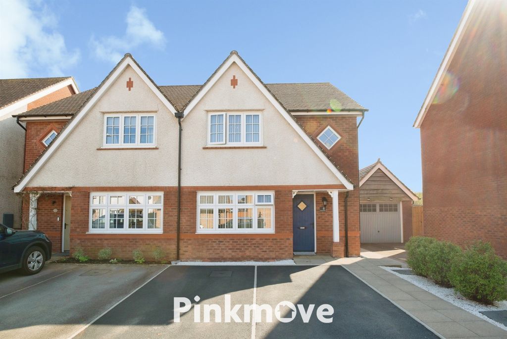3 bed semi-detached house for saleCapel Dewi Hall Road, Newport NP20