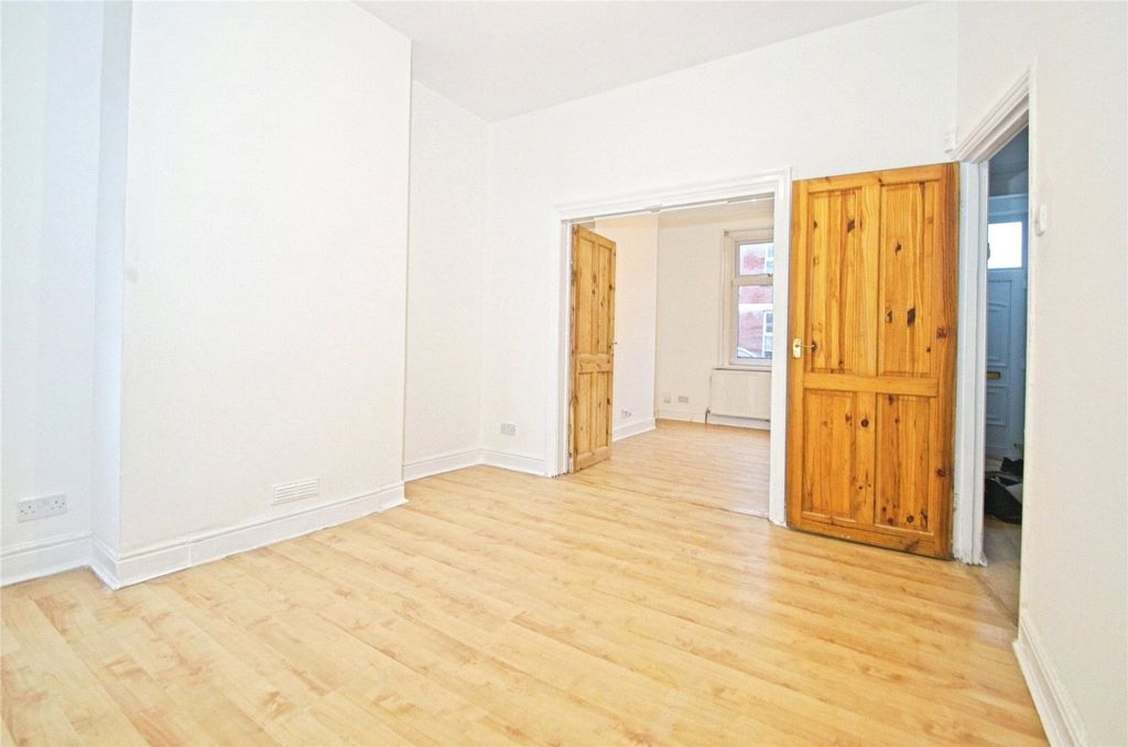 2 bed detached house for saleQuentin Street, Cardiff, South Glamorgan CF14