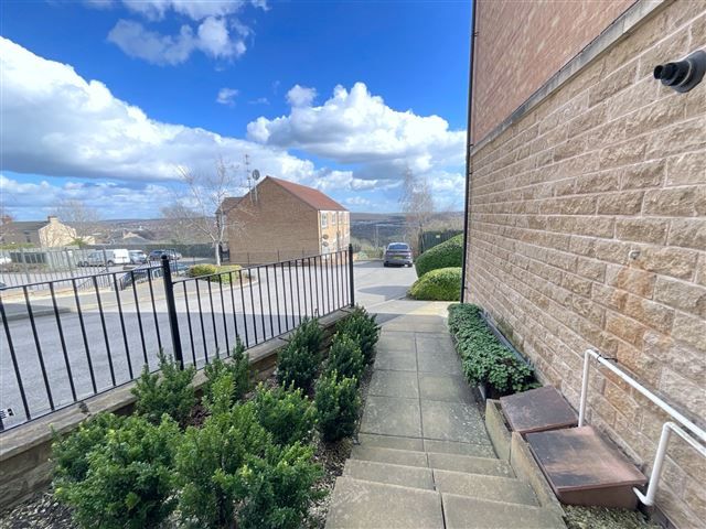 2 bed flat for sale2 Richmond Way, Rotherham, Rotherham S61 photo 2