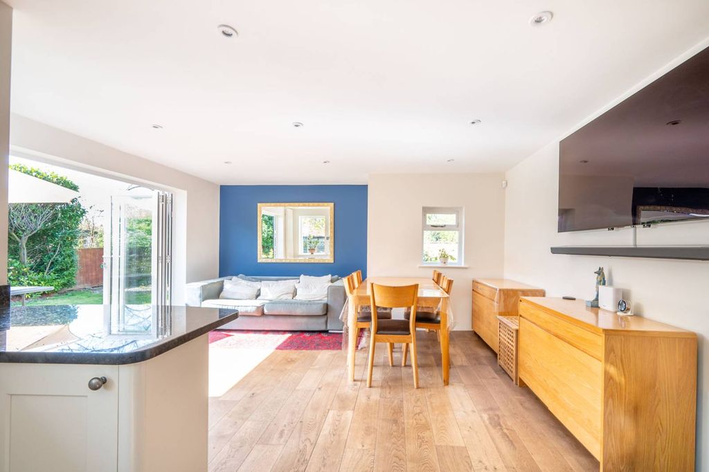 Additional image 3 of 4 bed detached house for saleChauntry Road, Maidenhead SL6