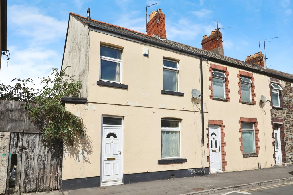 3 bed end terrace house for salePearl Street, Cardiff CF24