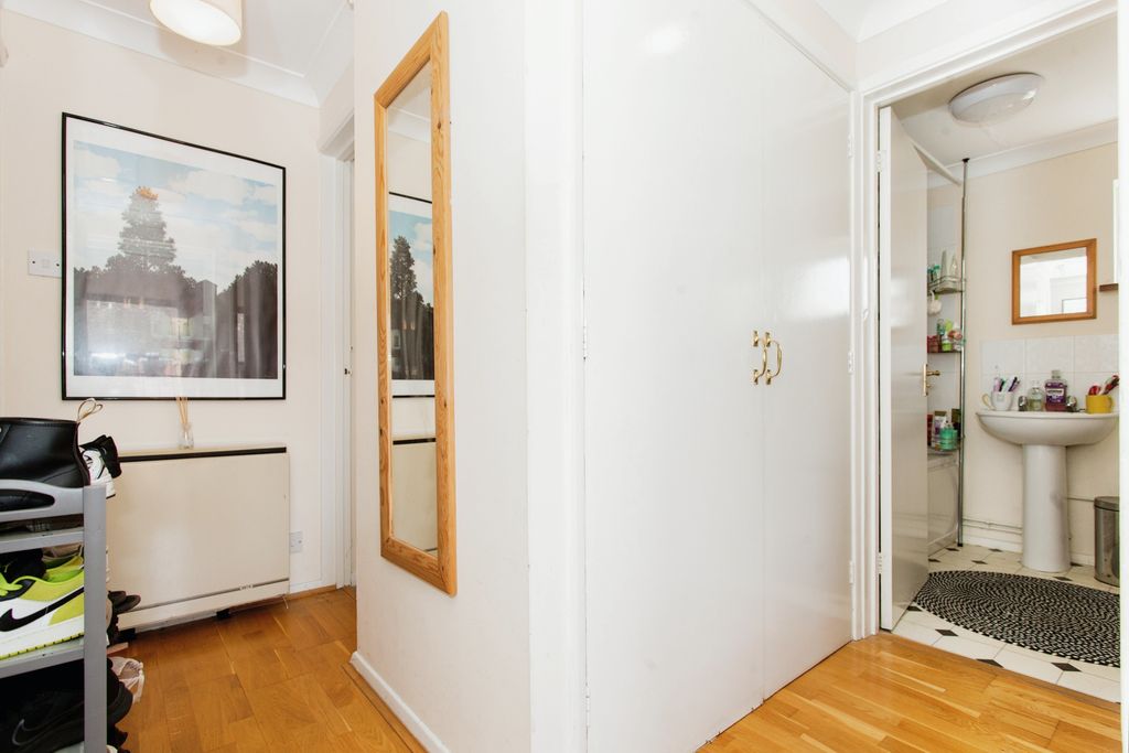 Additional image 14 of 2 bed flat for saleHigh Street, Chesterton, Cambridge, Cambridgeshire CB4