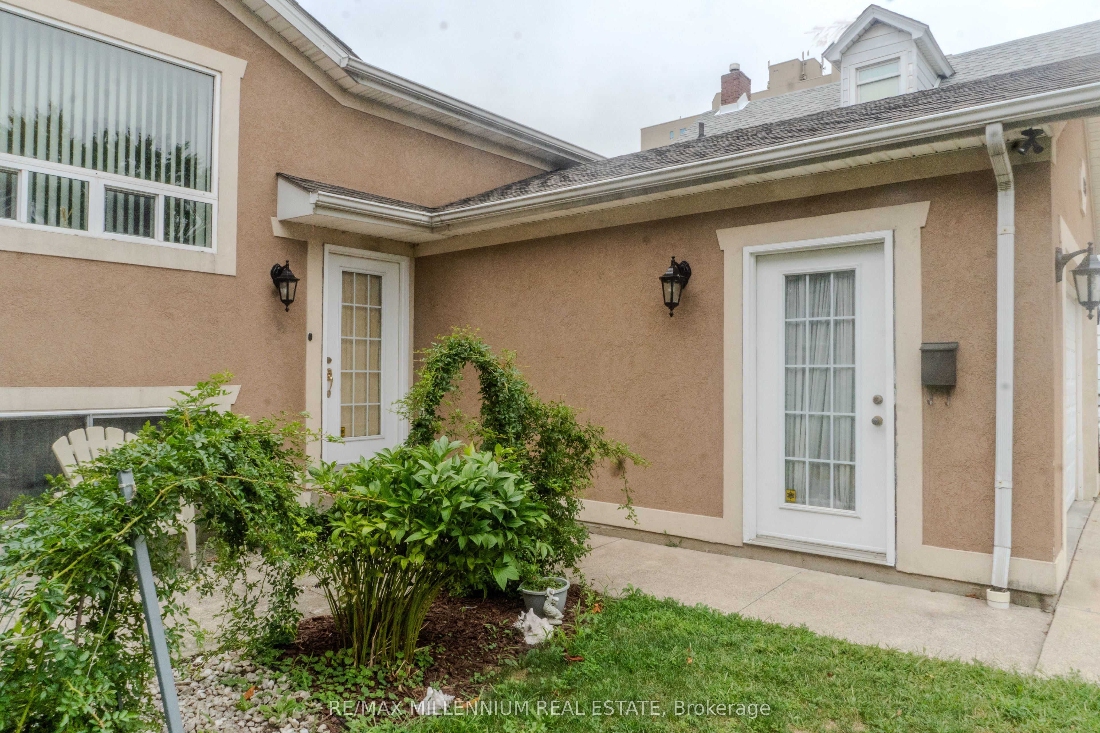 Additional image 2 of 185 Elm Avenue, Windsor, ON, N9A 5G9