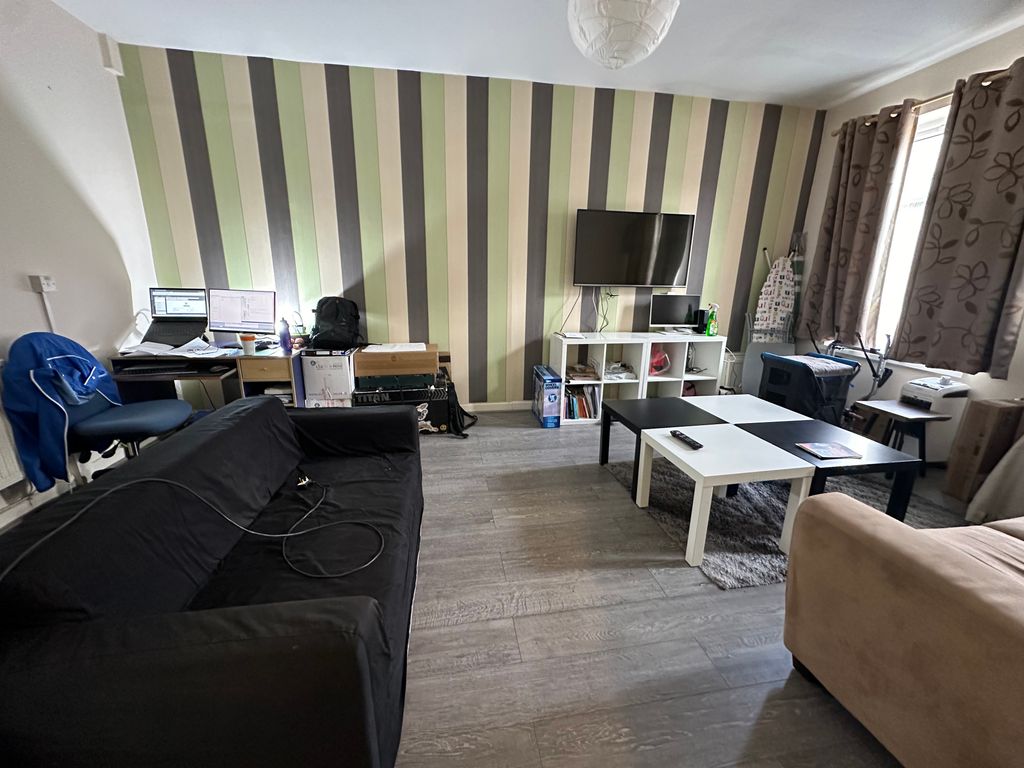 5 bed terraced house for saleChurch Road, Newport NP19