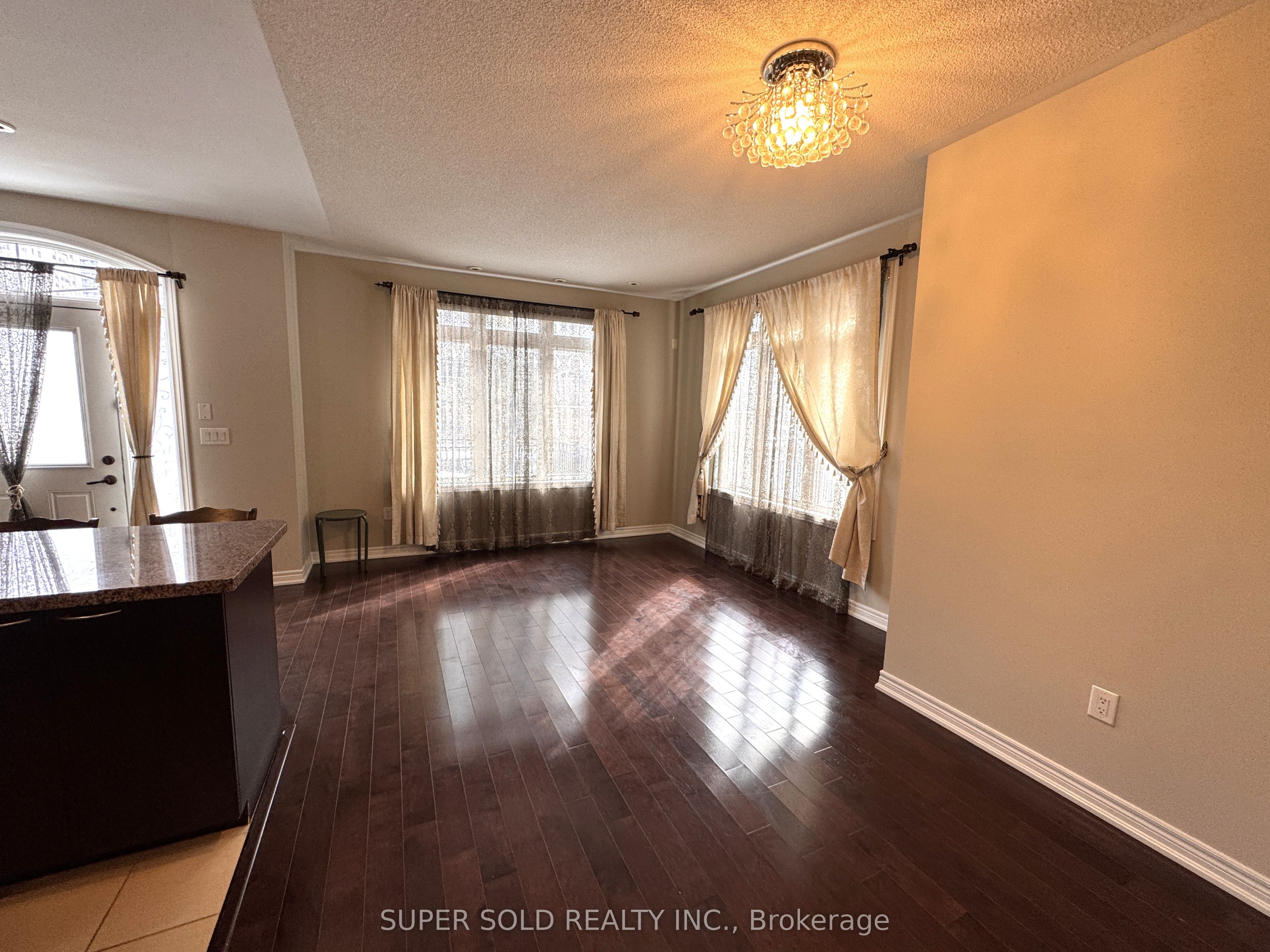 Additional image 2 of 128-383 Prince Of Wales Drive, Mississauga, ON, L5B 0C7