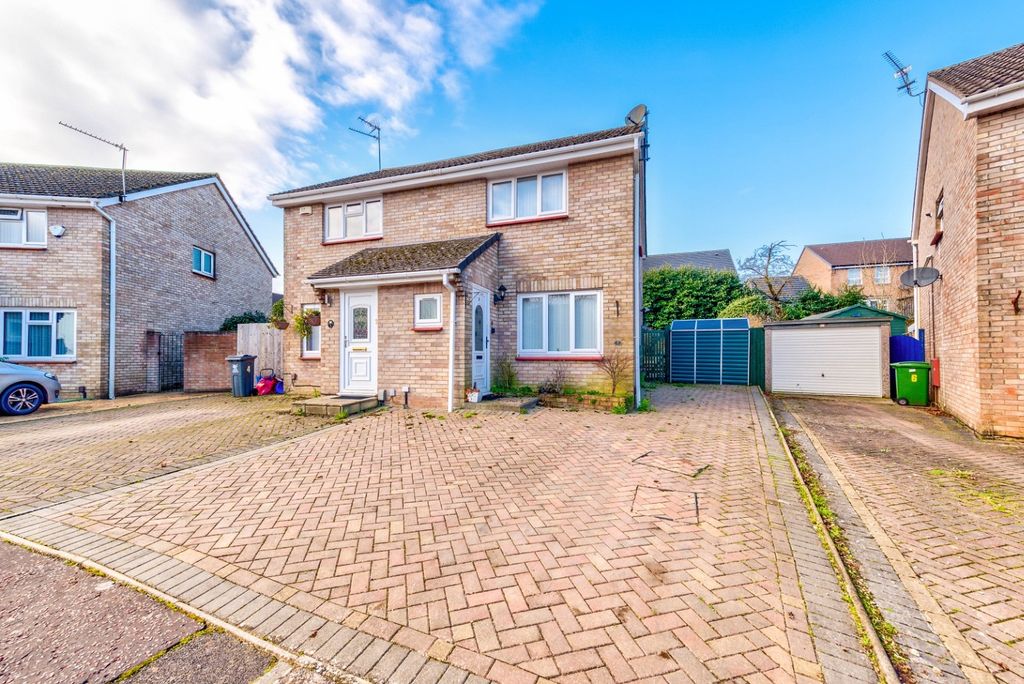 2 bed semi-detached house for saleLimewood Close, St. Mellons, Cardiff CF3