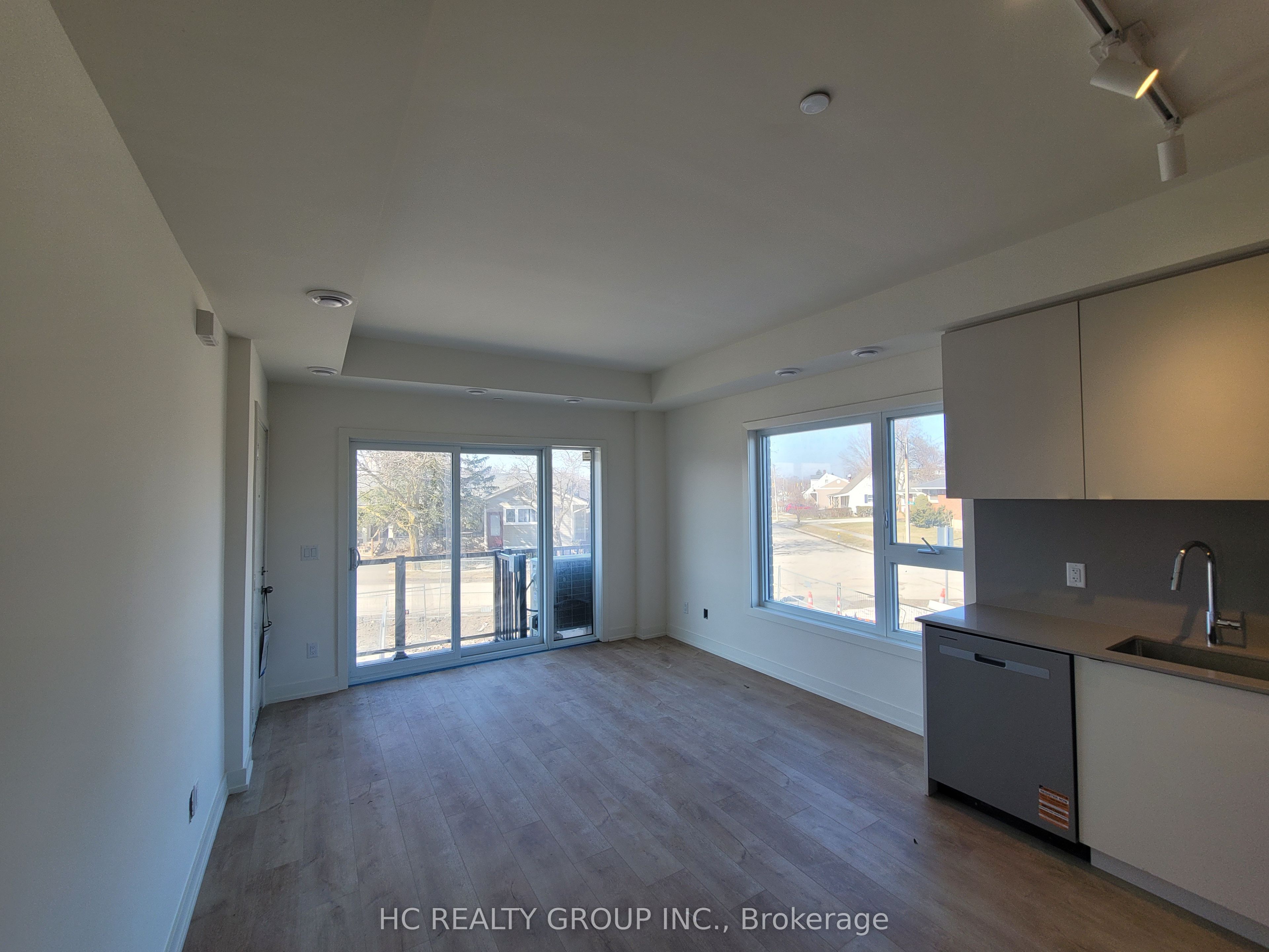 201A-16 Melbourne Avenue, St. Catharines, ON, L2P 0G5 photo 3