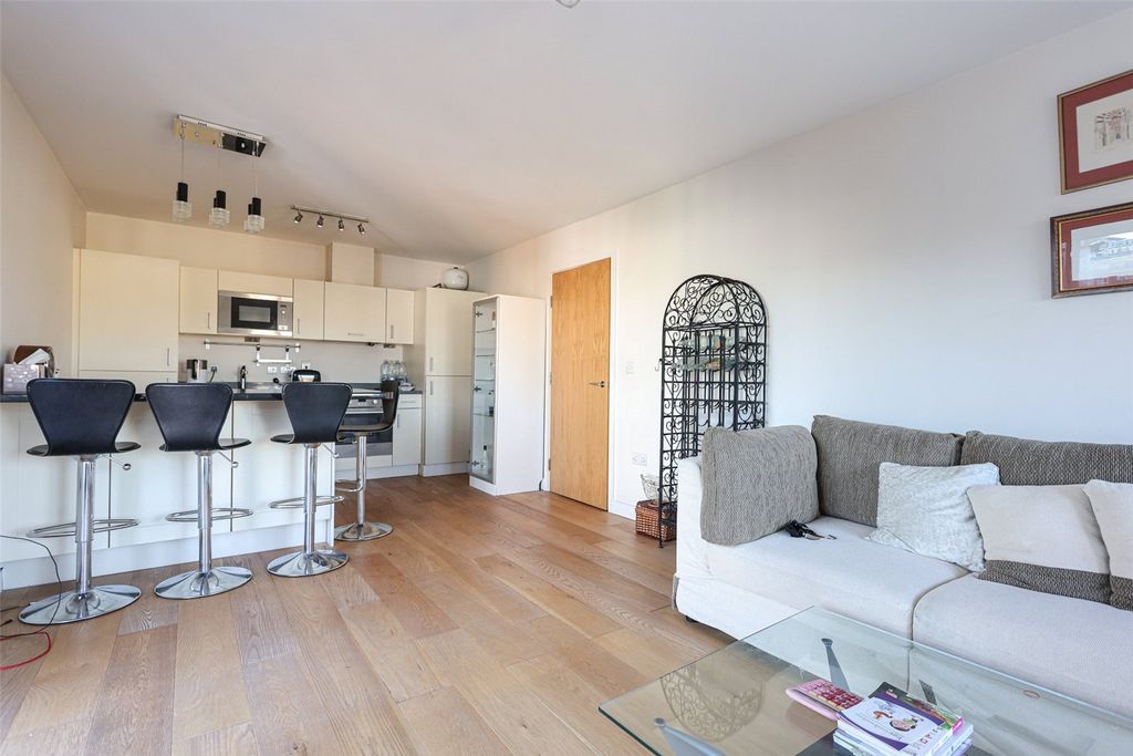 2 bed flat for saleHeritage Avenue, Colindale NW9