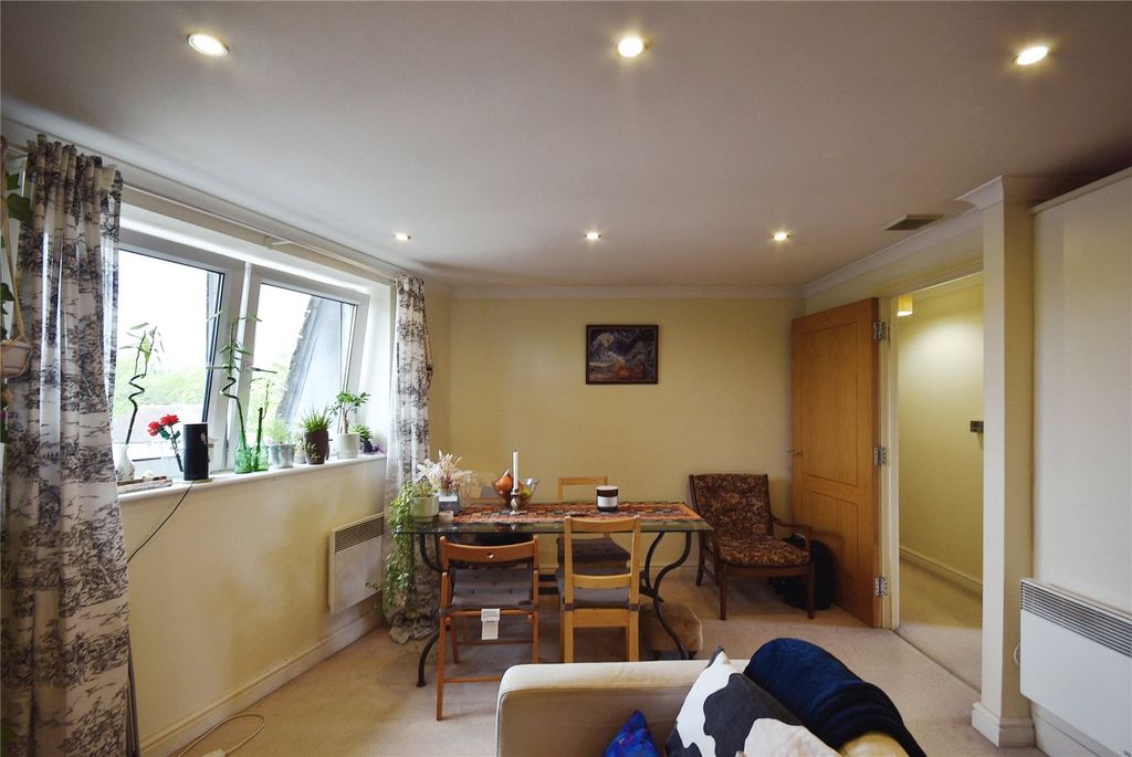 Additional image 5 of 2 bed flat for saleRhydypenau Road, Cyncoed, Cardiff CF23