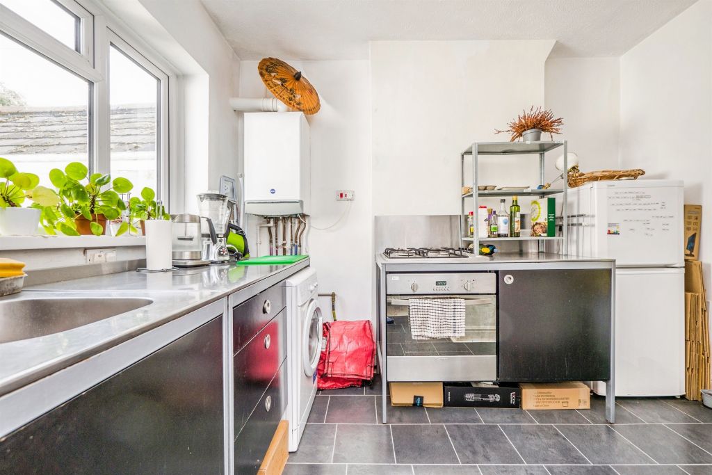 Additional image 14 of 1 bed flat for saleFairleigh Road, Cardiff CF11